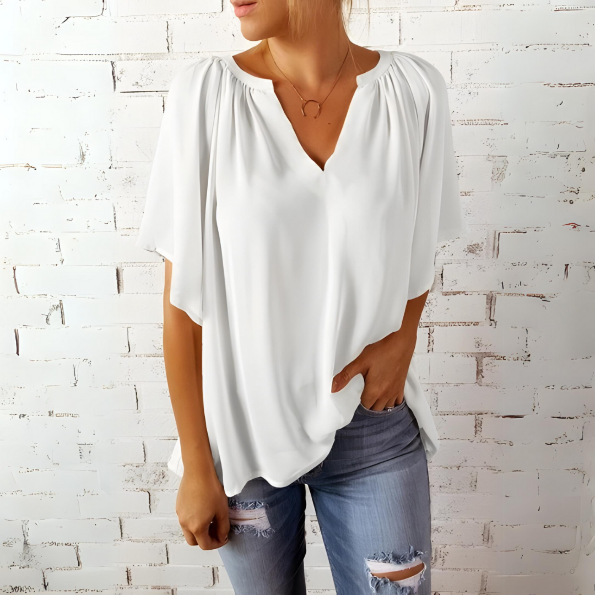 Carla - Oversized Shirt Met V-hals - Korte Mouwen