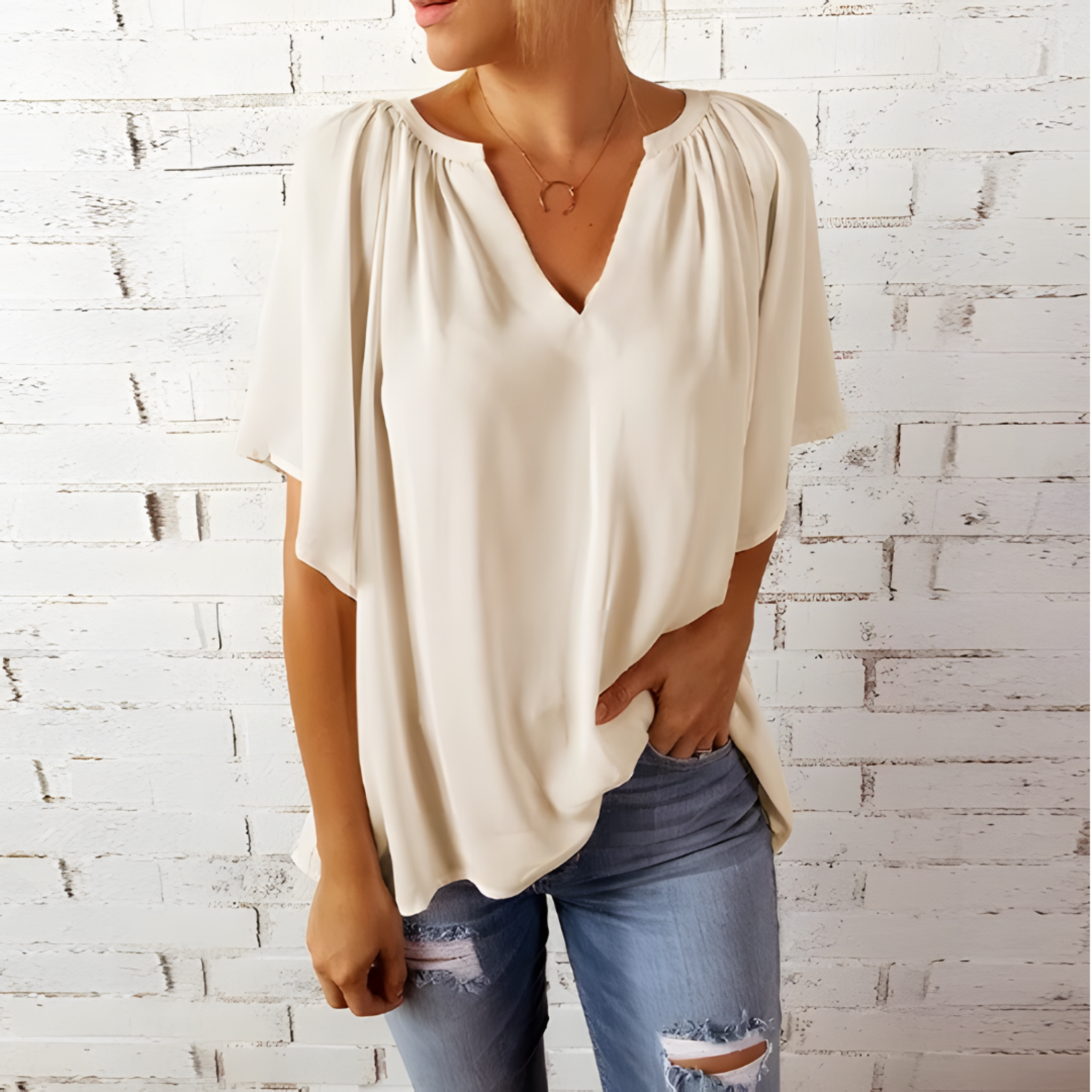 Carla - Oversized Shirt Met V-hals - Korte Mouwen