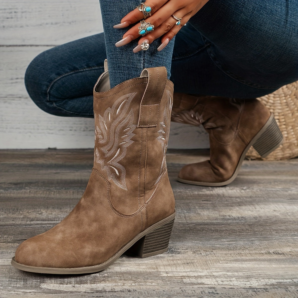 Stijlvolle Suede Cowboylaarzen Met Lage Hak - Lorena