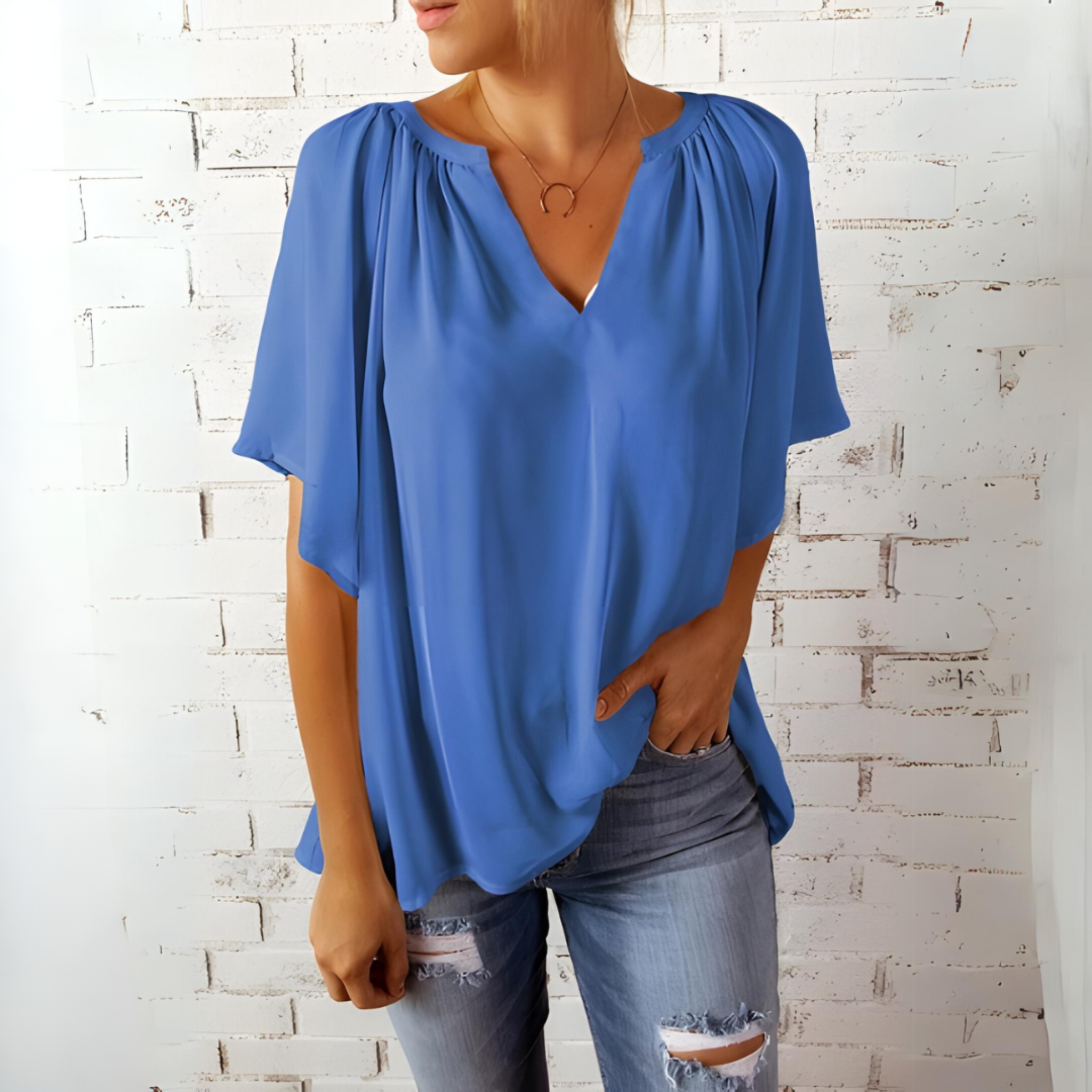 Carla - Oversized Shirt Met V-hals - Korte Mouwen