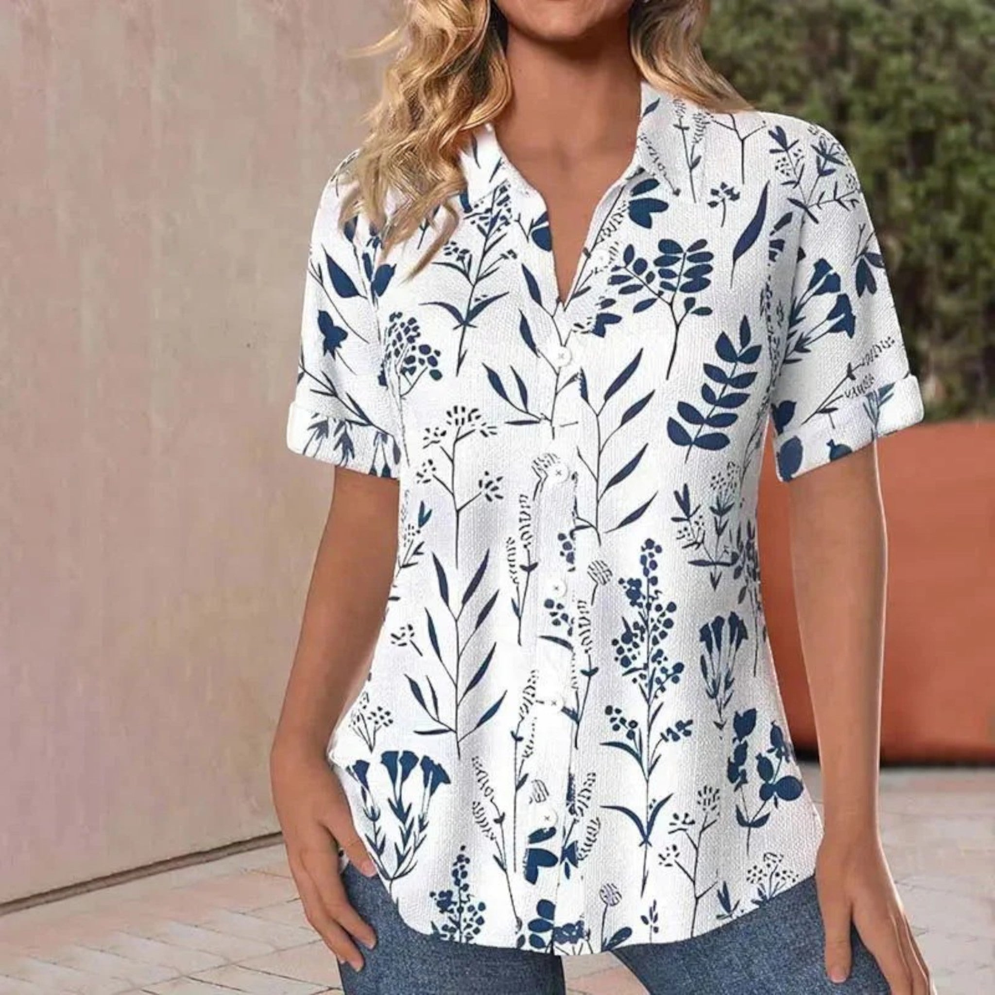 Charming_Floral_Print_Blouse_by_Matilda_-_Perfect_for_Effortless_Style_-_Lizabella_Fashion_-_-_-_Charming_Floral_Print_Blouse_by_Matilda_-_Perfect_for_Effortless_Style_-_Lizabella-Pho.jpg