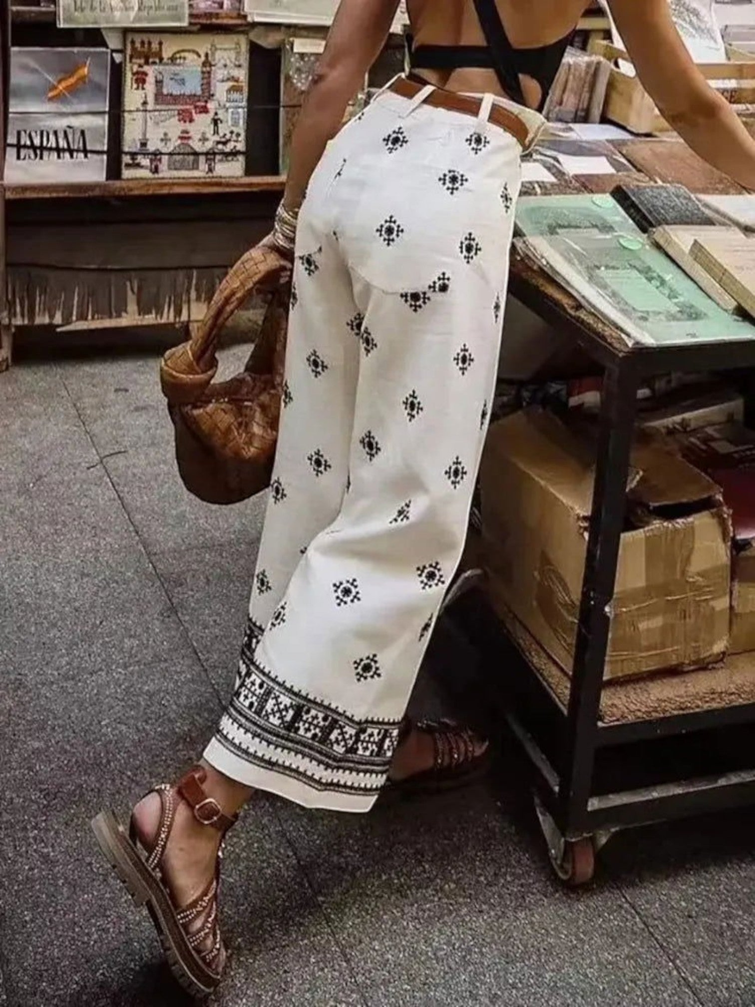 Chic_Vintage_Boho_Linen_Trousers_for_Women_by_VINA_-_Lizabella_Fashion_-_-_-_Chic_Vintage_Boho_Linen_Trousers_for_Women_by_VINA_-_Lizabella_Fashion_-_tag1_-_tag2_-4956735-Photoroom.jpg