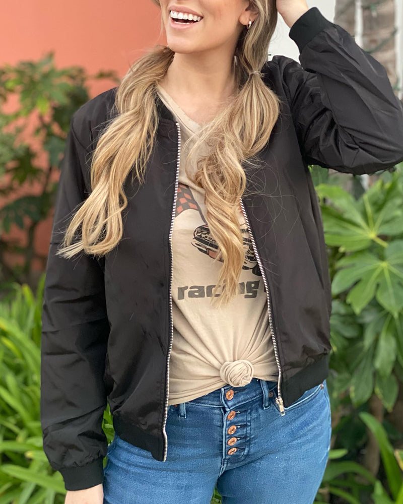 ClassicBomberJacketBlack-03_177ed800-0dcd-4119-bac3-fd03910e7b3c.jpg