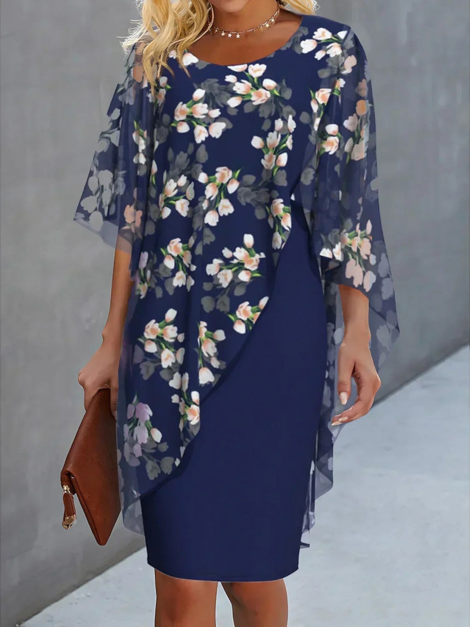 Elegantes_florales_Chiffonkleid_mit_Rundhalsausschnitt_Halbformelles_Pendlerkleid_in_H-Linie_92186983-d175-4cbb-8eba-4196d796e16f-Photoroom.jpg