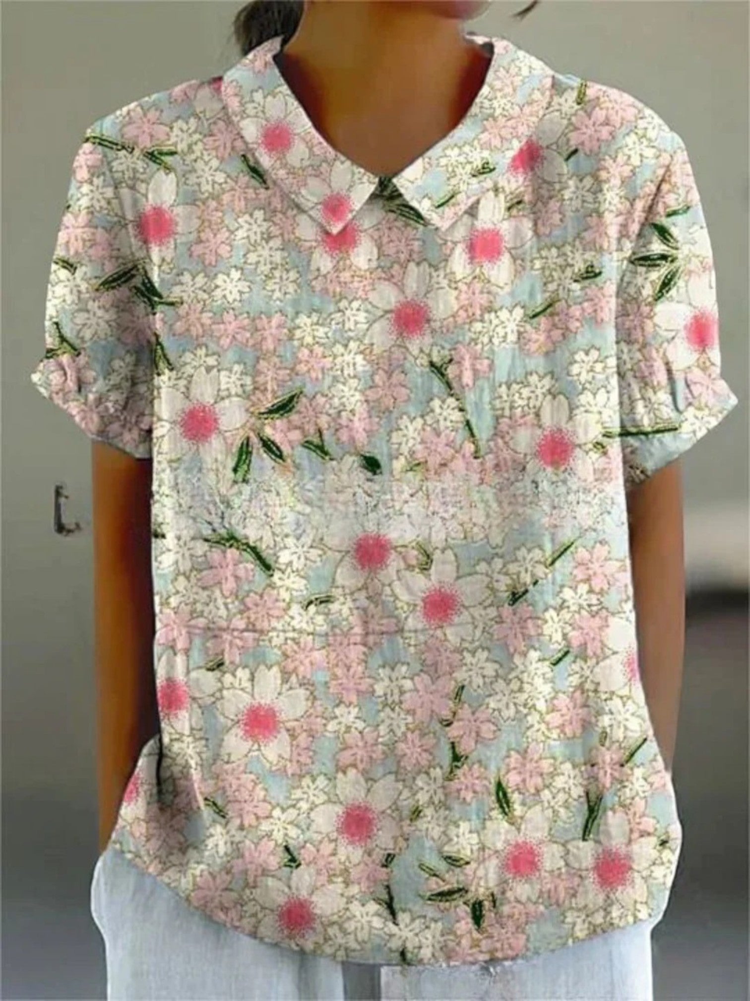 Ayla | Casual Blouse Met Bloemenborduursel | Korte Mouwen