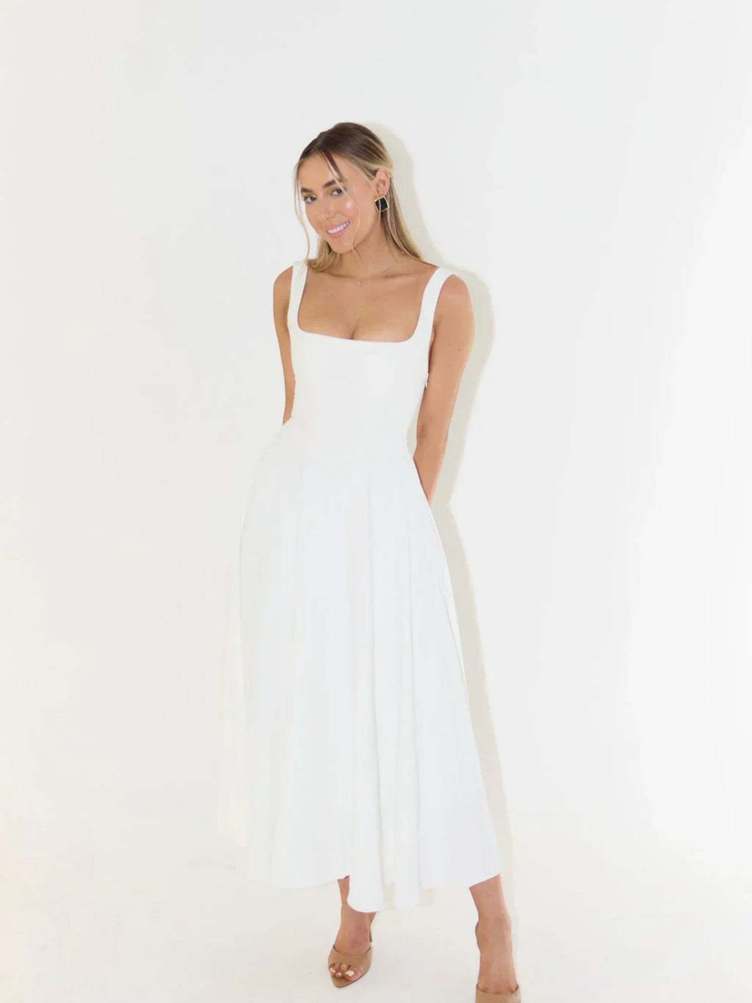 Mouwloze Jurk Met Vierkante Hals | Midi