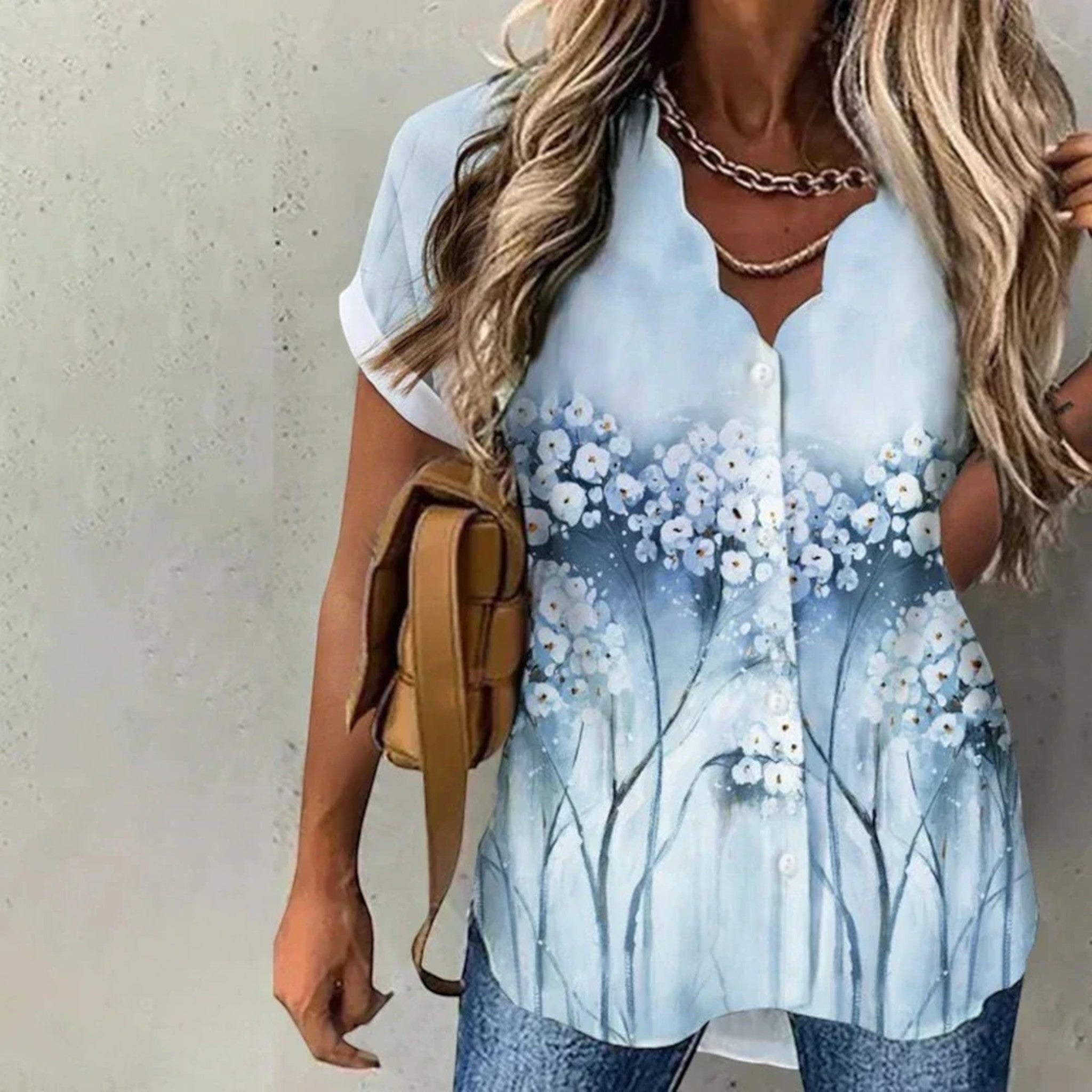 Zomerblouse Met Bloemenprint En V-hals | Korte Mouwen