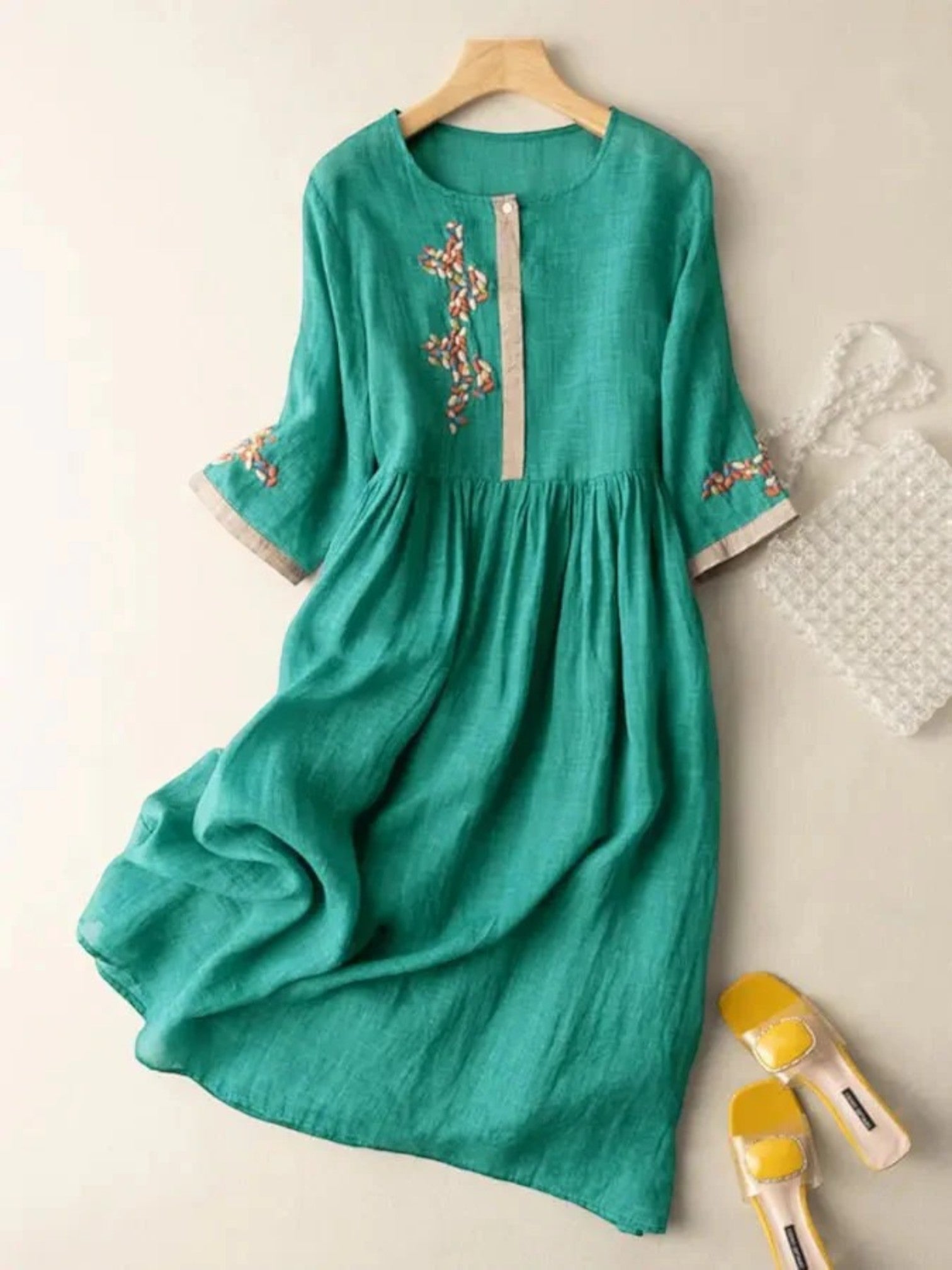 SARAH-_-Embroidered-cotton-and-linen-Dress-Lizabella-Fashion-London-45875797_d21cc165-9113-44e0-aa89-1101179e0c14-Photoroom.jpg