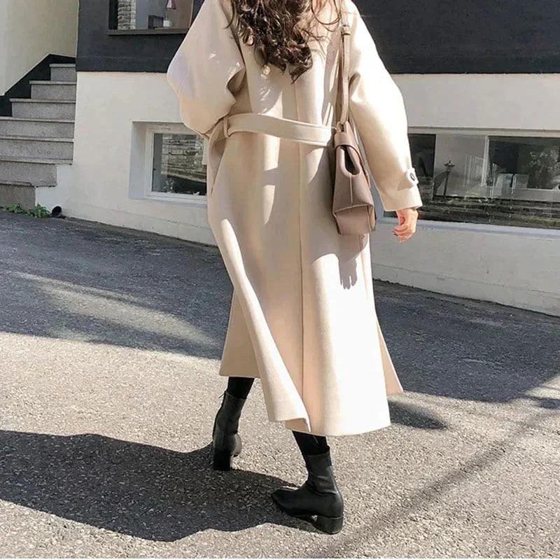 Stijlvolle Lange Dames Jas - Nora Trenchcoat