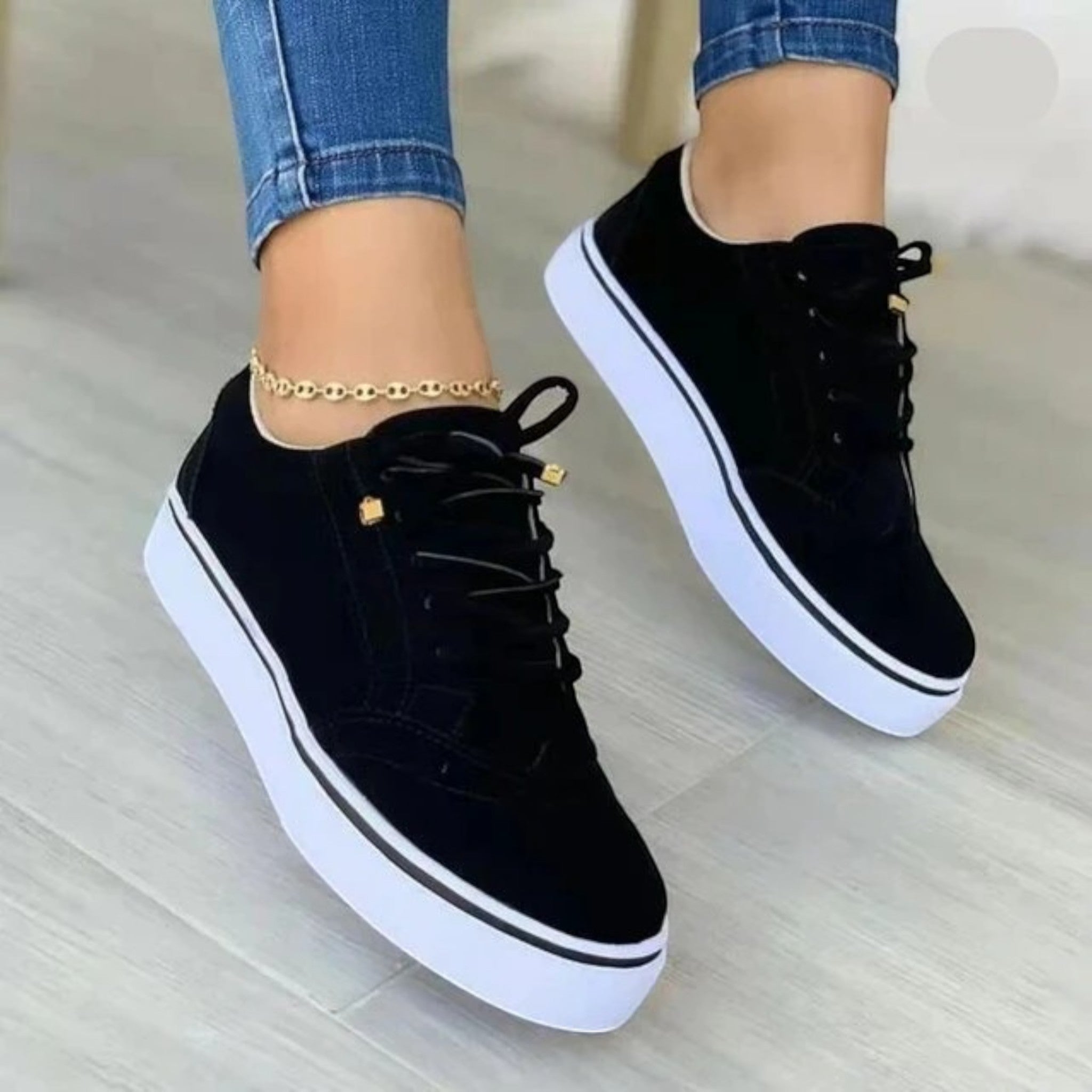 Turnschuhe-Frauen-2023-Neue-Flache-Beil-ufige-Sneaker-Fr-hling-Mode-Vielseitig-Lace-Up-Sport-Temperament.jpg_640x640_0c4d6da7-e2f2-4ef5-8392-1c2388157dab-Photoroom.jpg