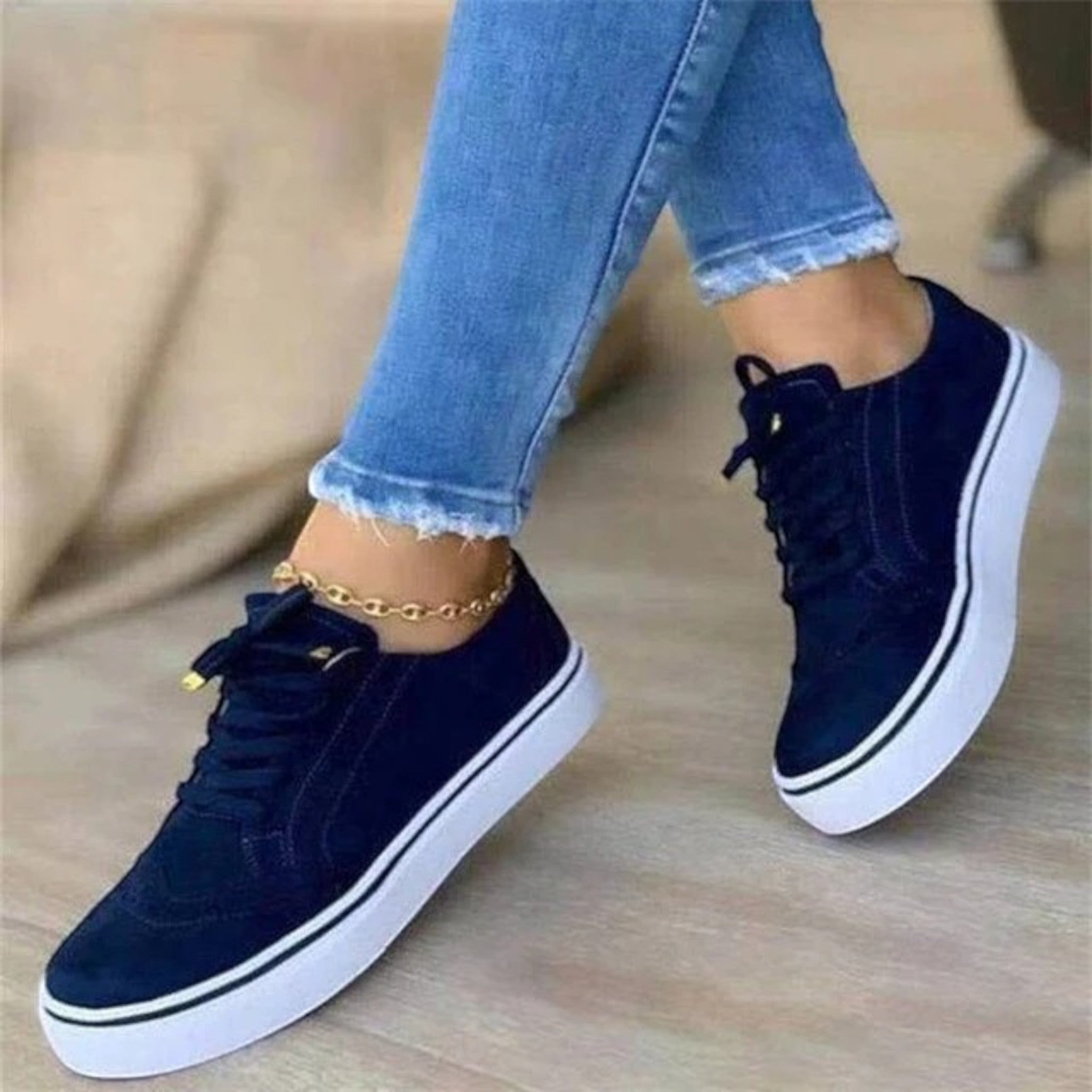 Stijlvolle Platte Sneakers Met Vetersluiting