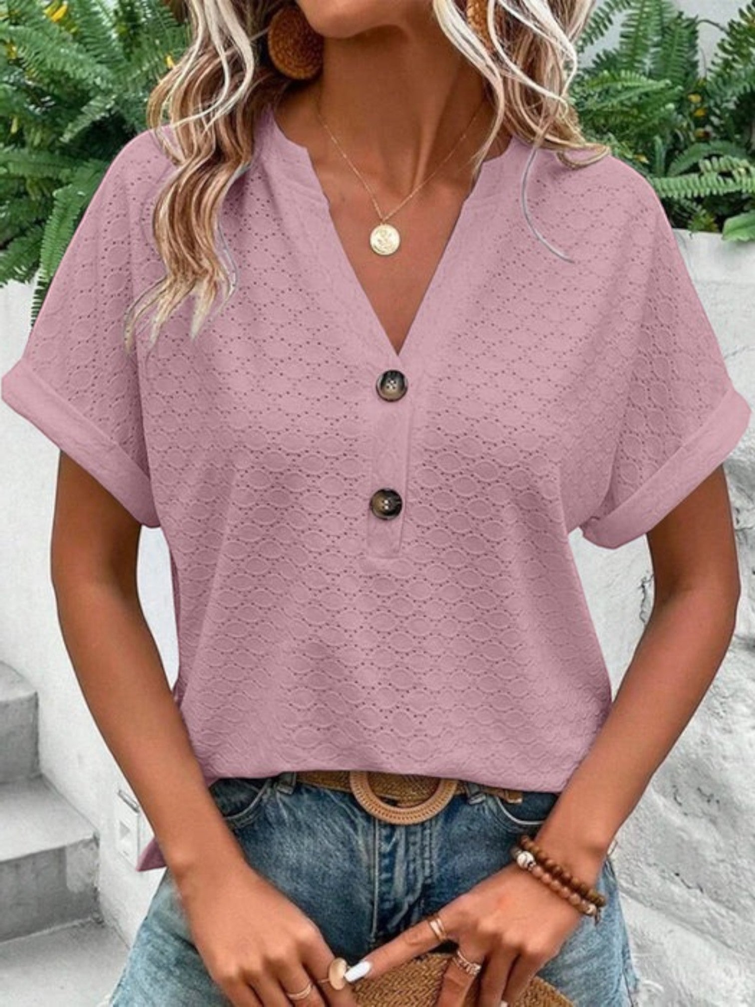 Amanda | Casual Blouse Met V-hals En Korte Mouwen