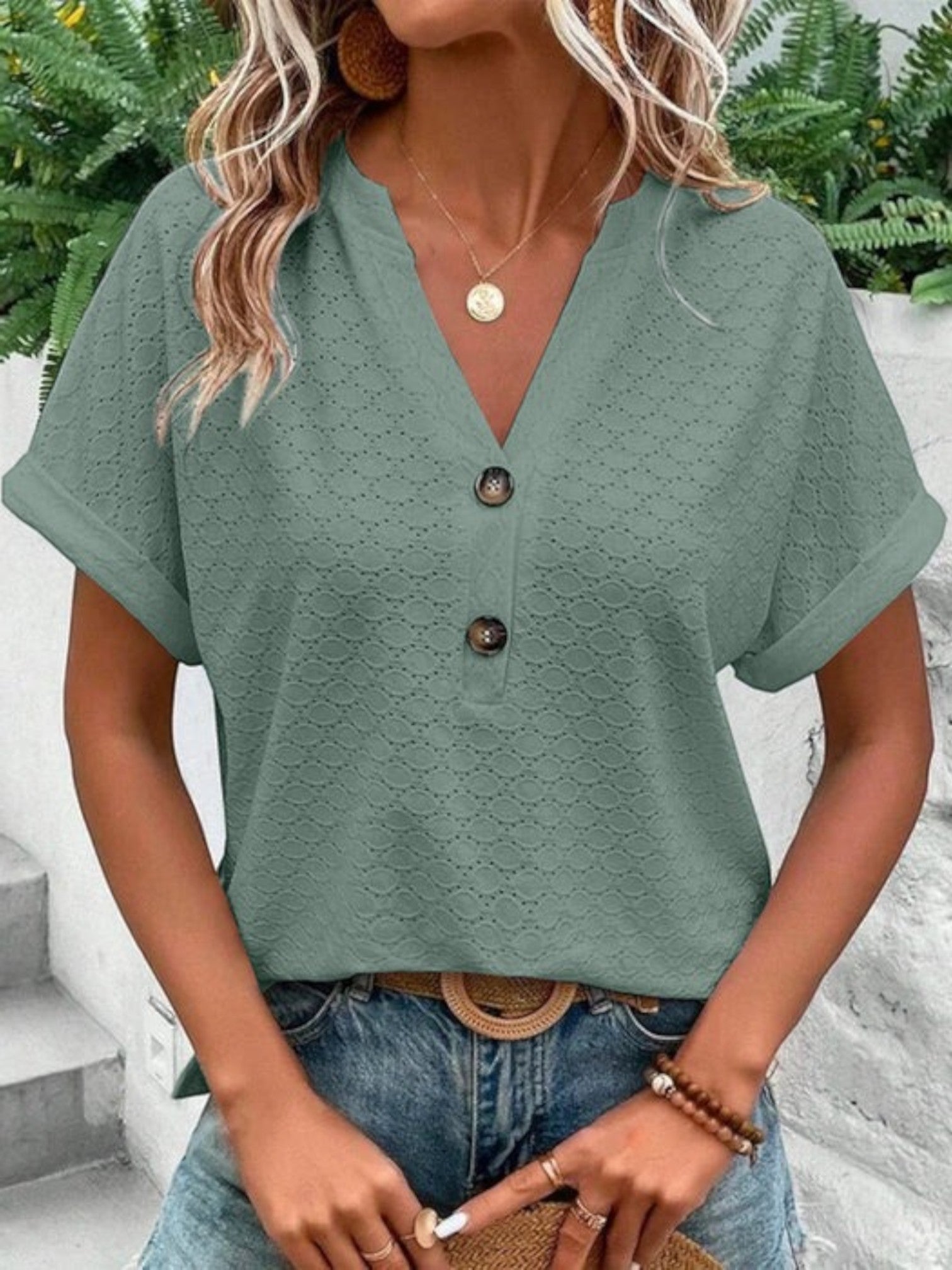 Amanda | Casual Blouse Met V-hals En Korte Mouwen