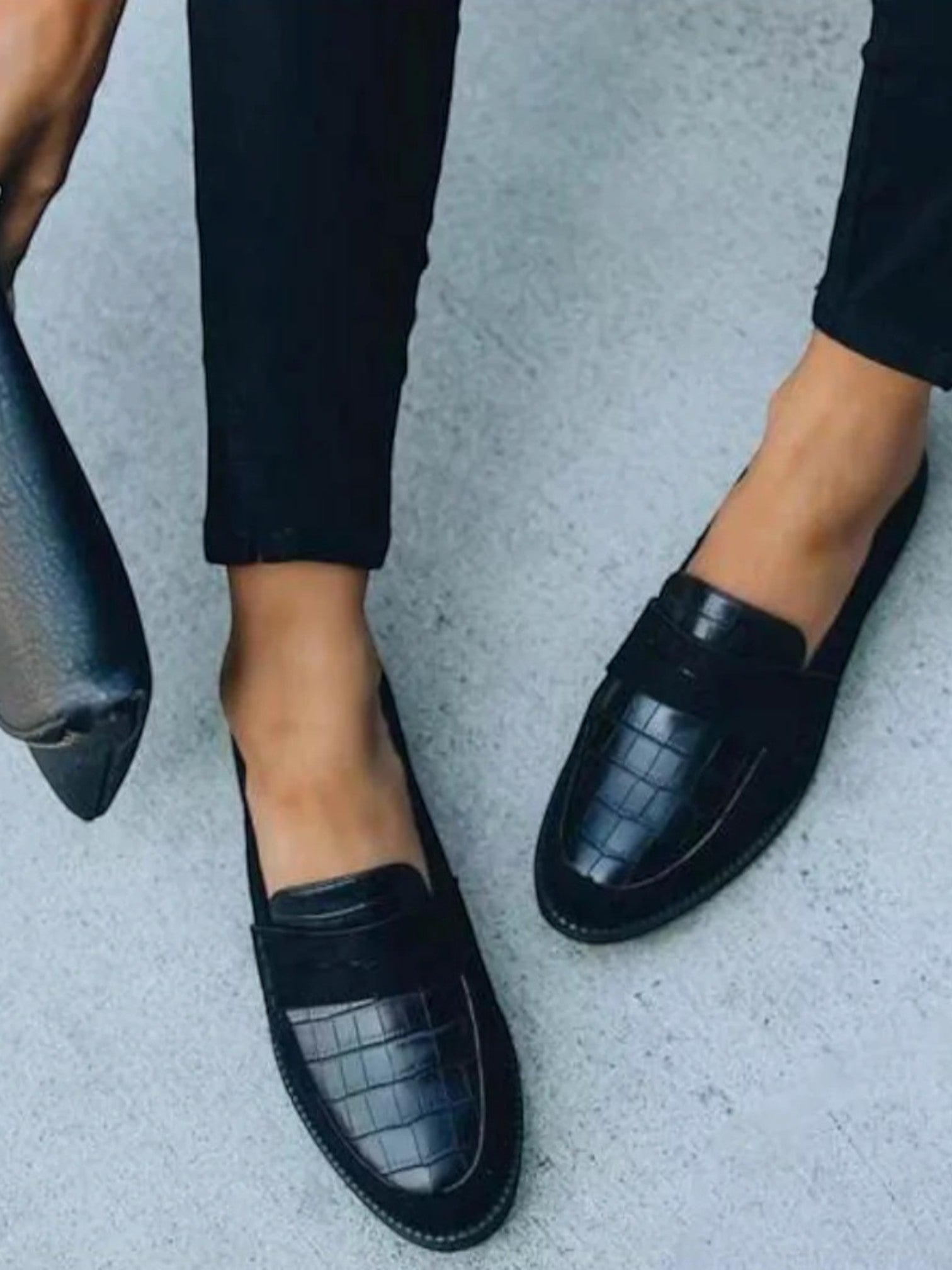 Women_s_Chic_Formal_Shoes_Black-Photoroom.jpg