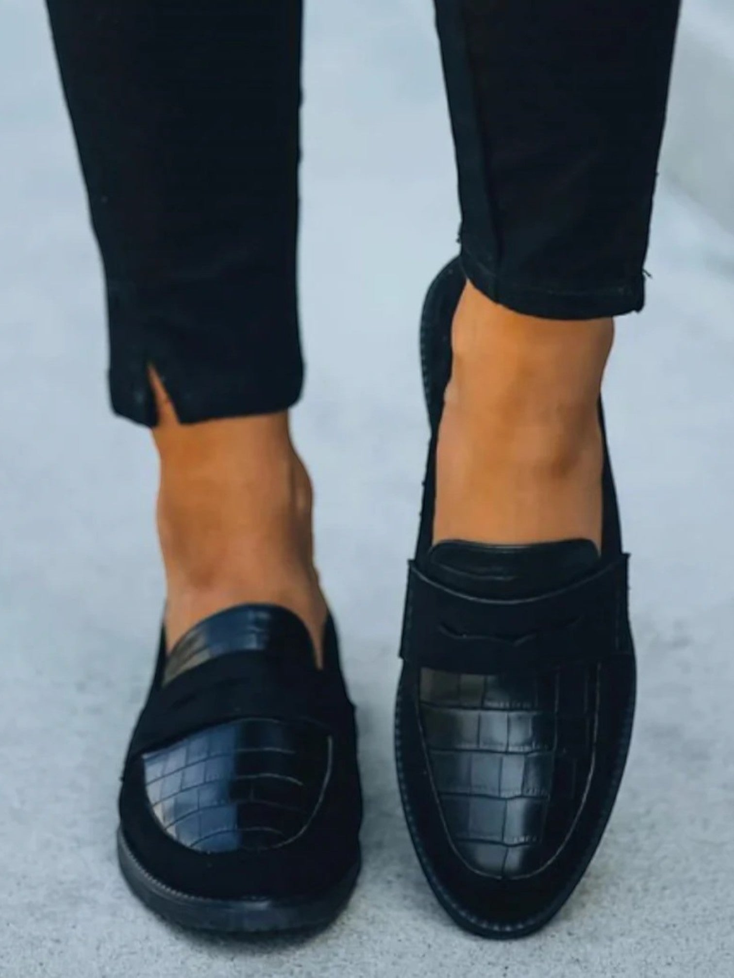 Women_s_Chic_Formal_Shoes_Black2-Photoroom.jpg