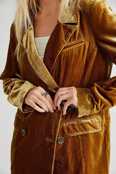 langarmeliger-knopf-samt-blazer-597608_400x_51442b05-d296-4a62-9cdc-27f78e1920d0.webp
