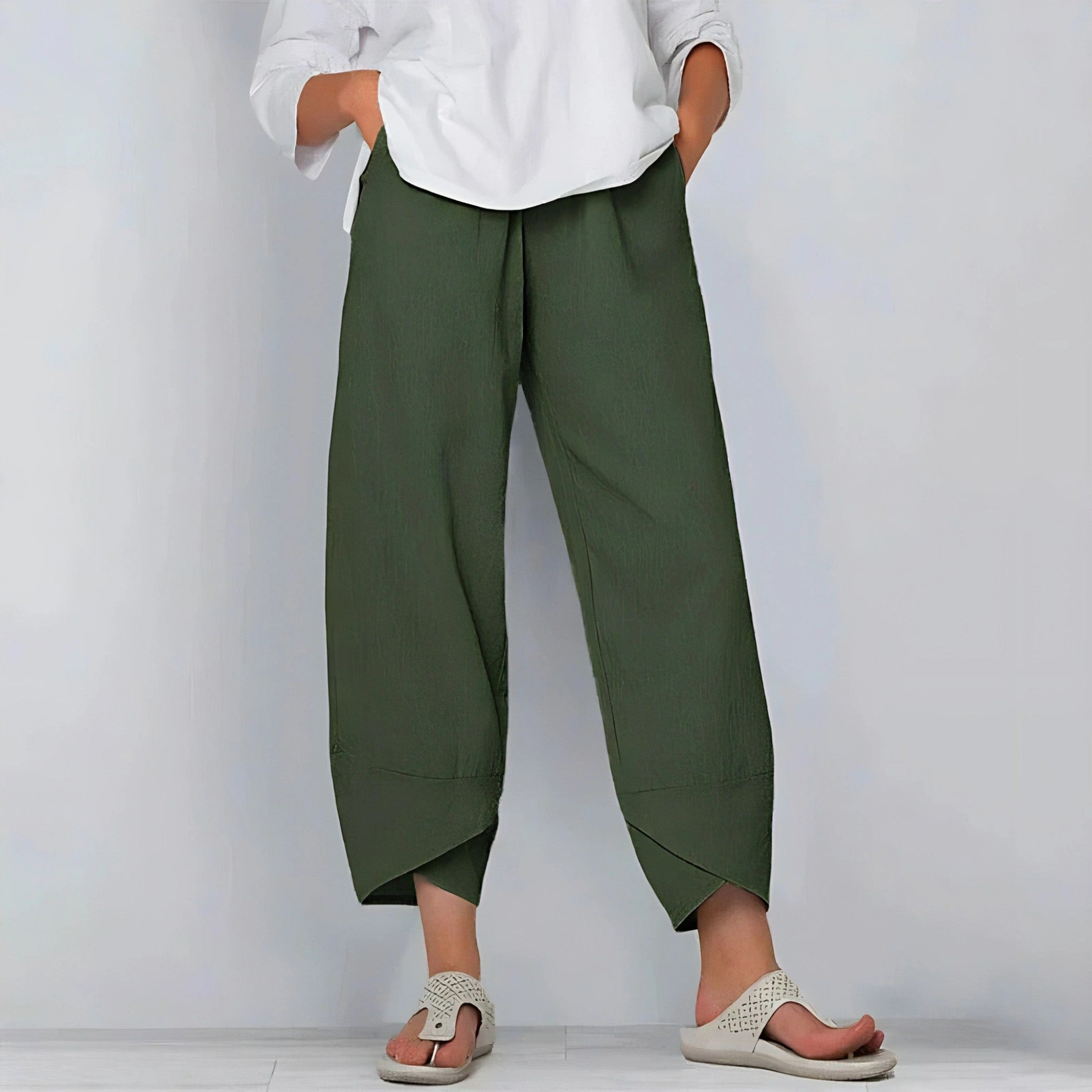 layla-linen-trousers-554664_e531a4f7-cbc5-43ea-91c3-260c9b57b08a-Photoroom.jpg