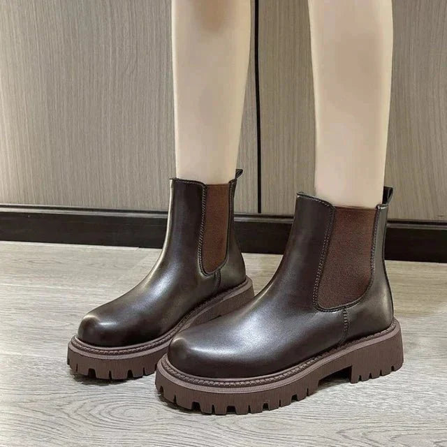 Trendy Zwarte Chelsea-laarzen Voor De Winter | Halfhoog