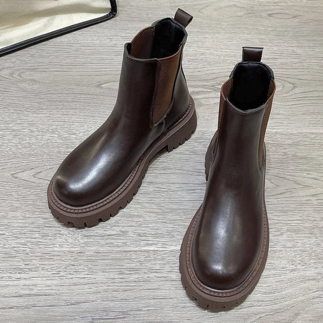 Trendy Zwarte Chelsea-laarzen Voor De Winter | Halfhoog