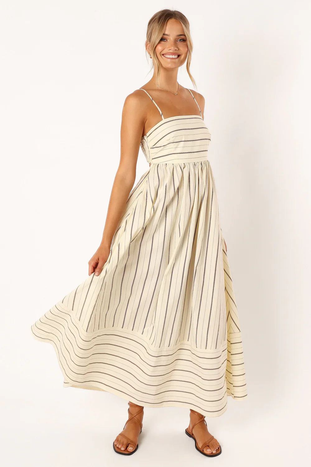 Comfortabele Zomerjurk Met Open Schouders