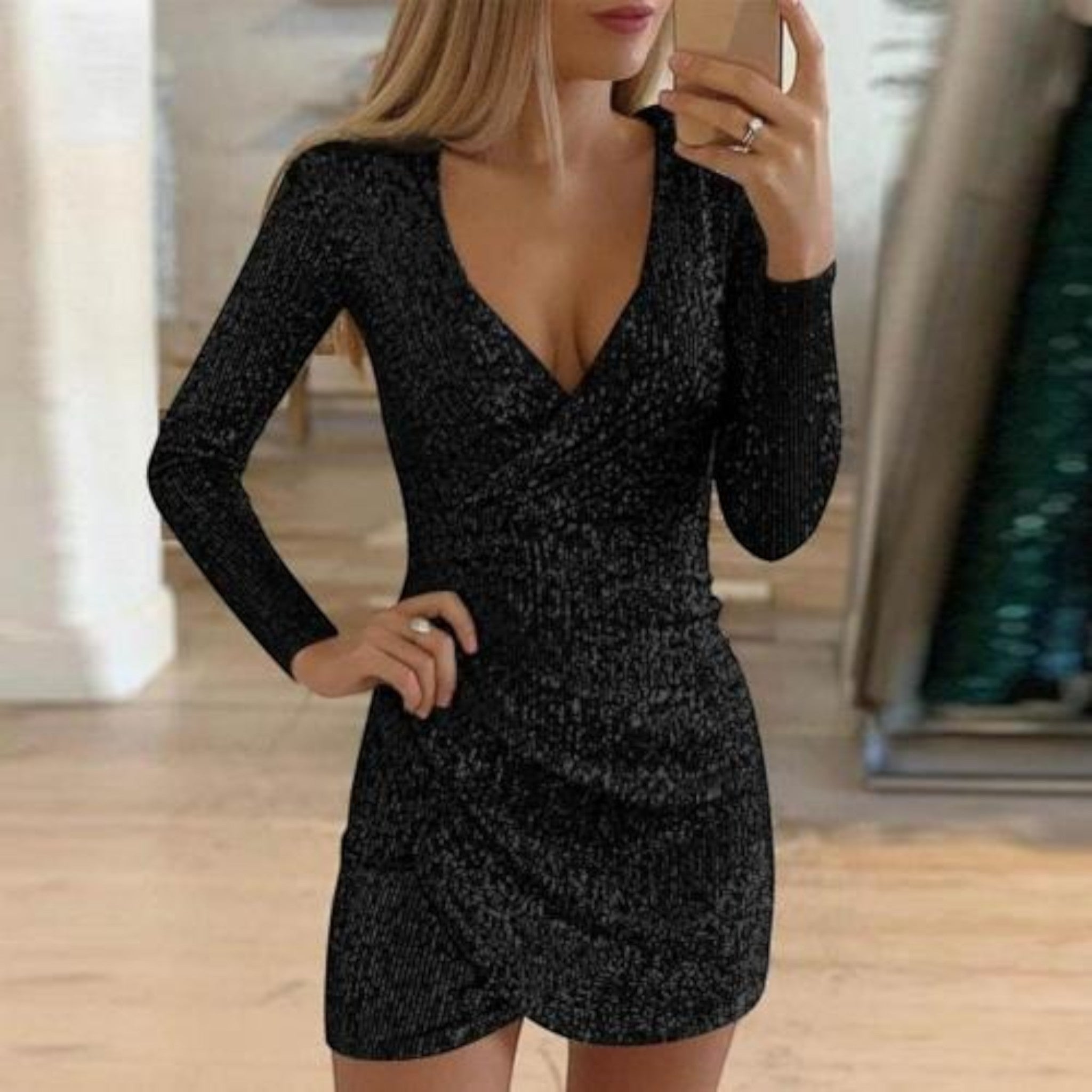 wolf-paillettenbesetztes-wickelkleid-864400-Photoroom_8e3756bd-2fdd-4bd7-a693-39ee410bbb84.jpg